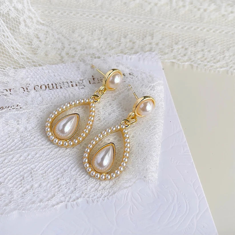 French elegant palace style teardrop pearl earrings