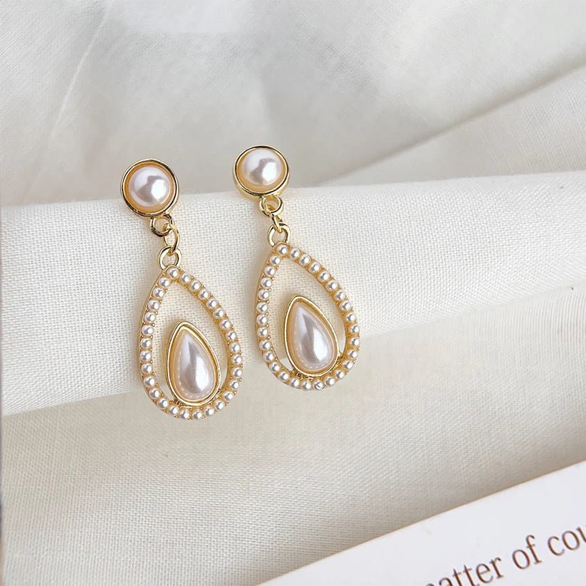 French elegant palace style teardrop pearl earrings - Aurvi