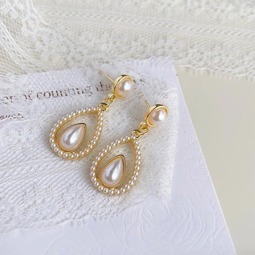 French elegant palace style teardrop pearl earrings - Aurvi