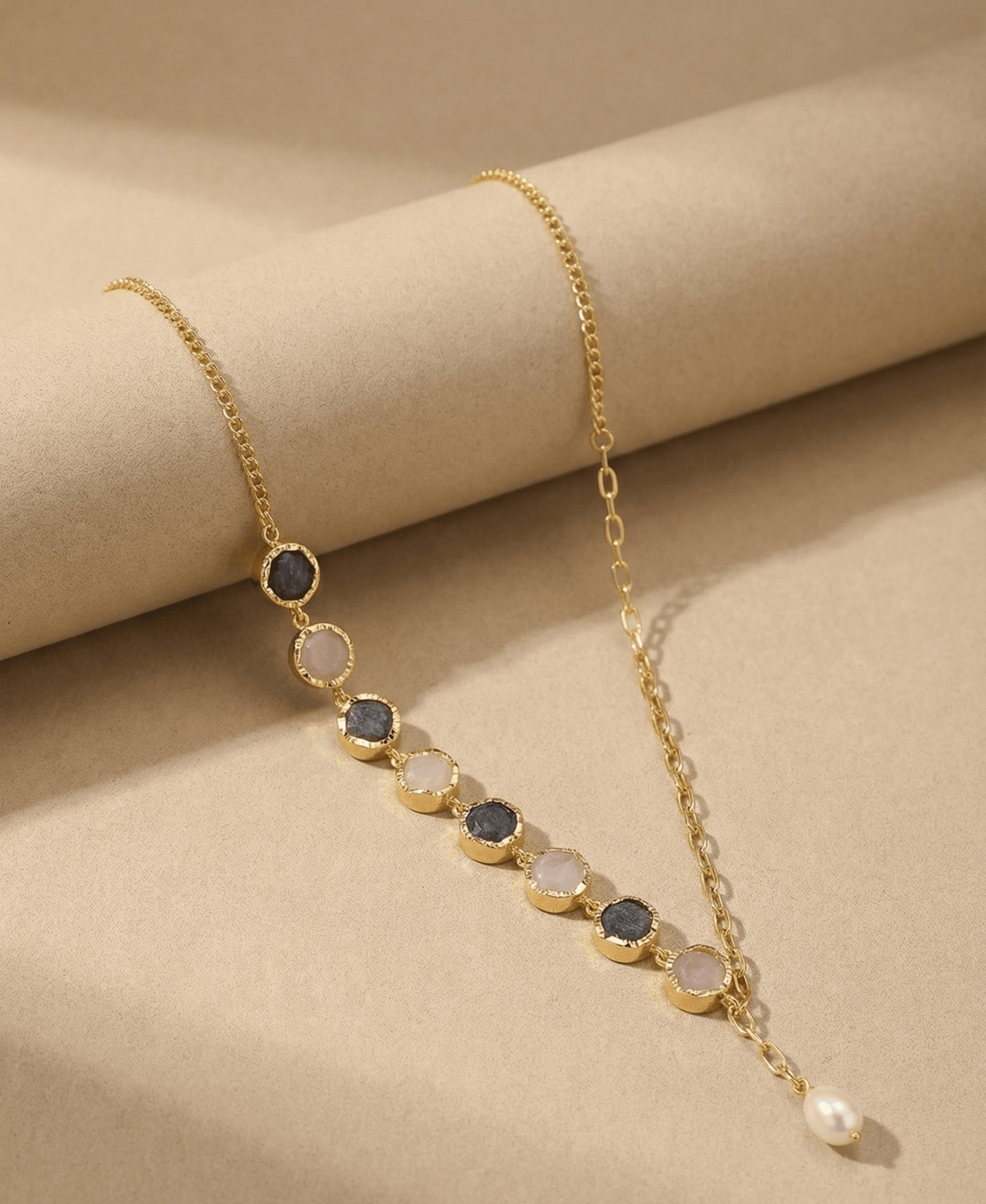 Nishka Flowline Necklet - Aurvi