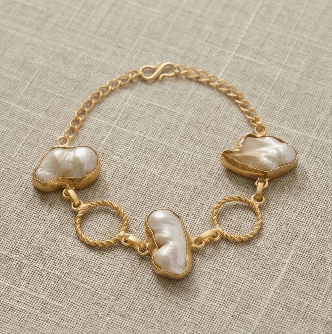 Niva Baroque Pearl Bracelet - Aurvi