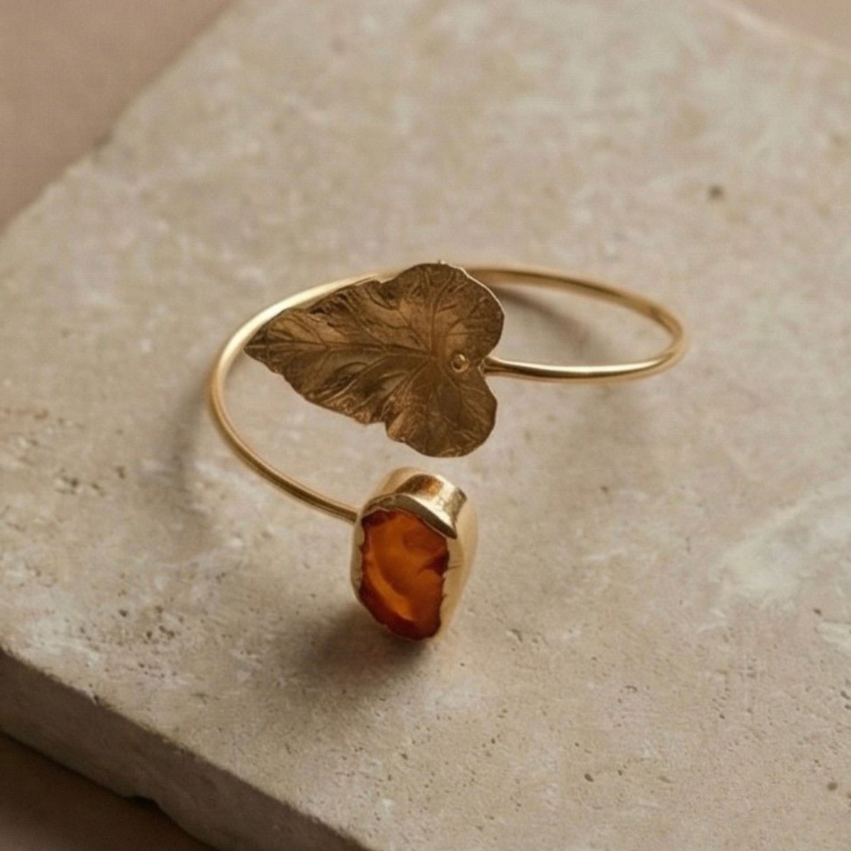 Ruhira leaf Bracelet - Aurvi