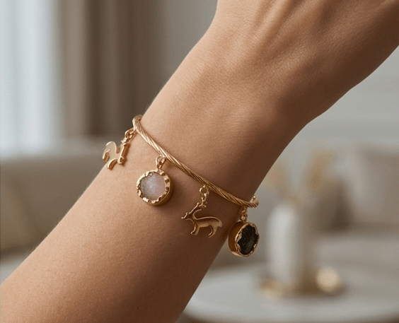 Vivara Antler Charm Bracelet - Aurvi