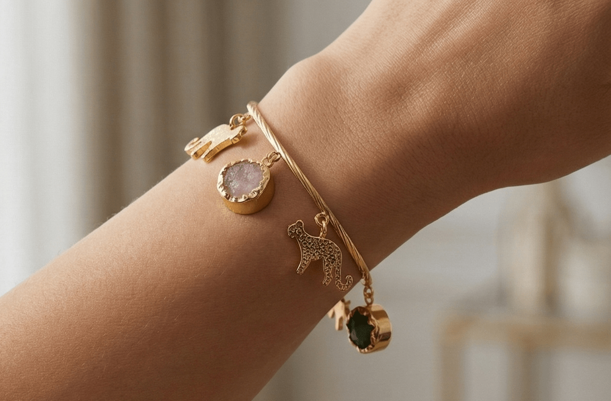 Vivara Rose Quartz Cat Charm bracelet - Aurvi